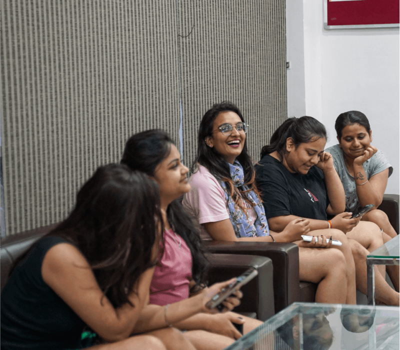 Girls pg near greater noida